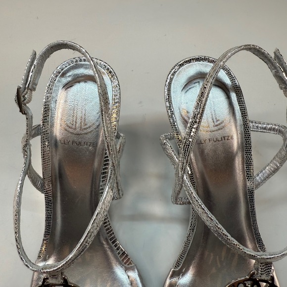 Lilly‎ Pulitzer Silver Metallic Wedge Sandals Logo Medallion Women's Size 6 - Picture 4 of 10